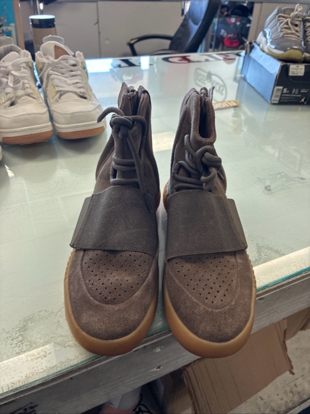 Men’s Adidas Yeezy Boost 750 Chocolate Pre Owned Used No Box FUFU - Picture 3 of 16
